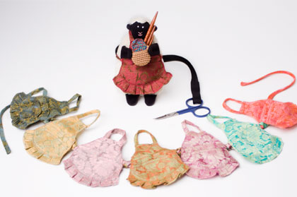 Baabs Scissor Holder Apron, Gold