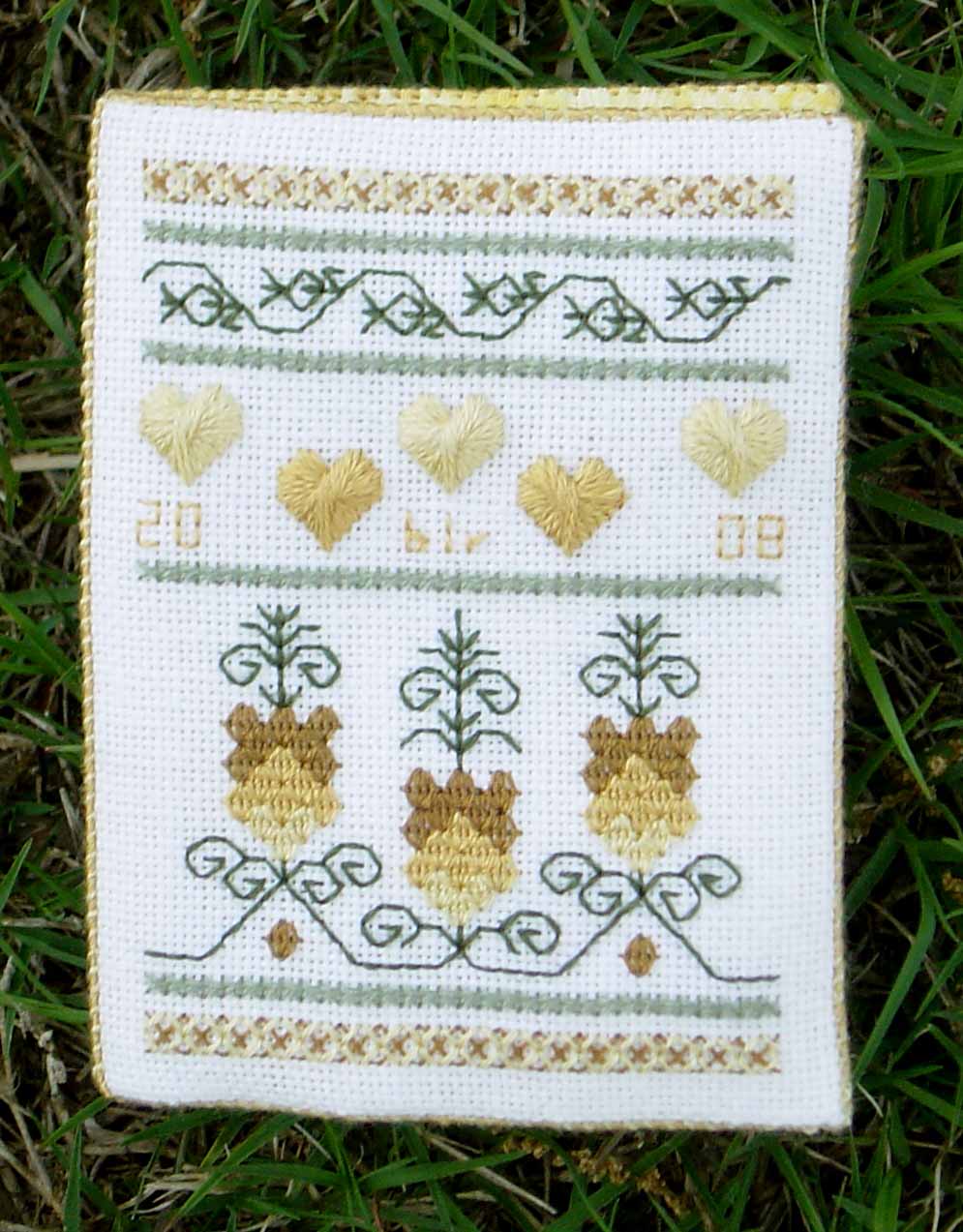 Pineapple Needlebook